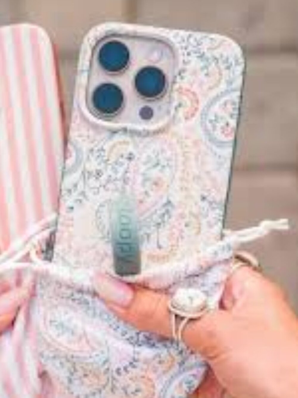 Loopy case iphone 16 pro painted paisley